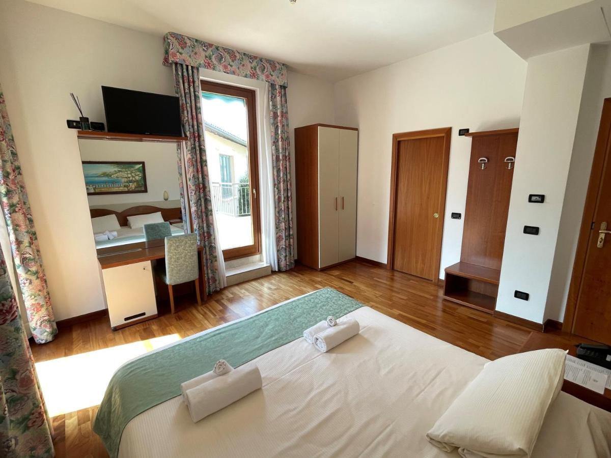 Hotel Meridiana Sirmione Exterior photo